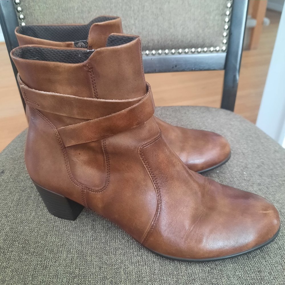 Ecco Shape 35 brown leather boots size 39EU